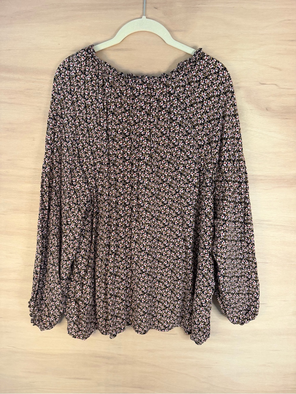 Old Navy Floral V-Neck Peasant Blouse - Picture 2 of 4